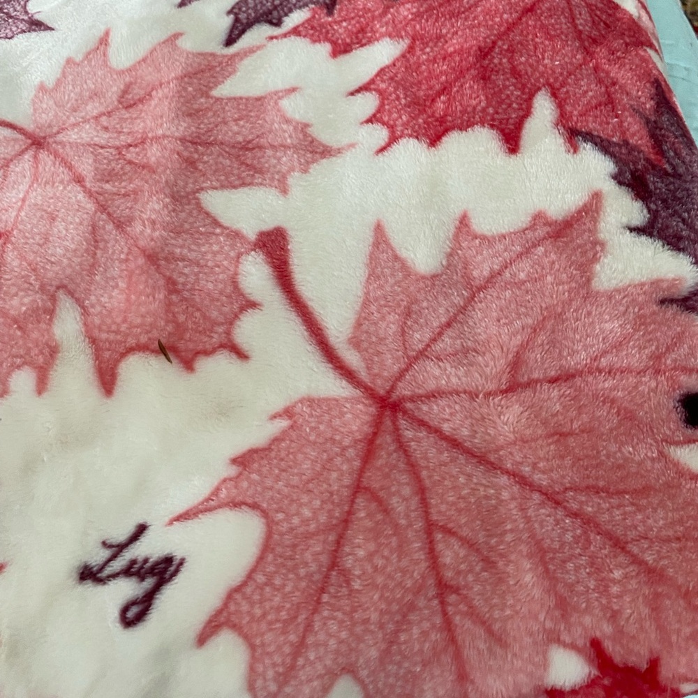 Lug Maple Leaf Fleece Blanket - Red and White